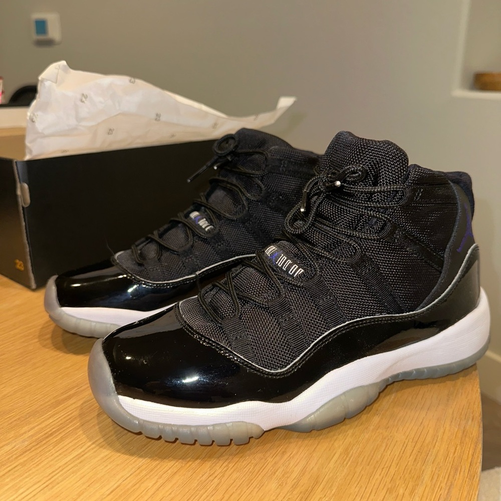 Air Jordan 11 Retro BG Space Jam size 6.5Y